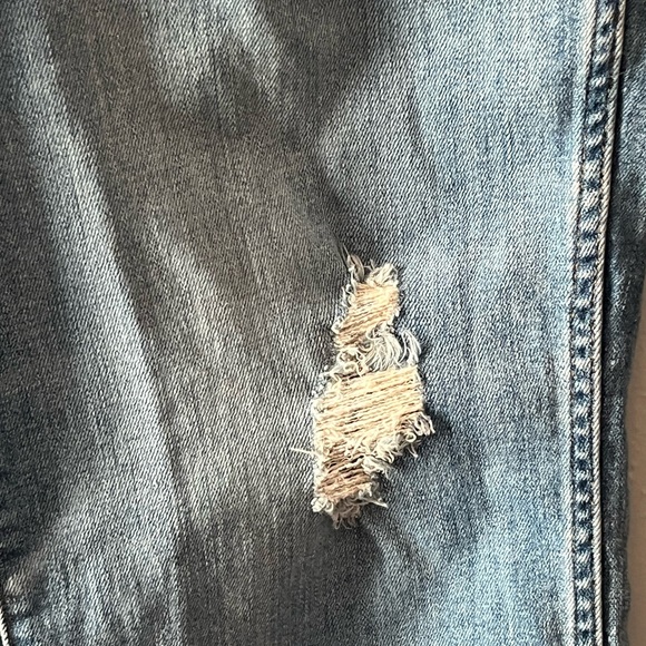 J. Crew Vintage Straight Distressed Medium Wash Jeans Size 32 - Picture 3 of 8